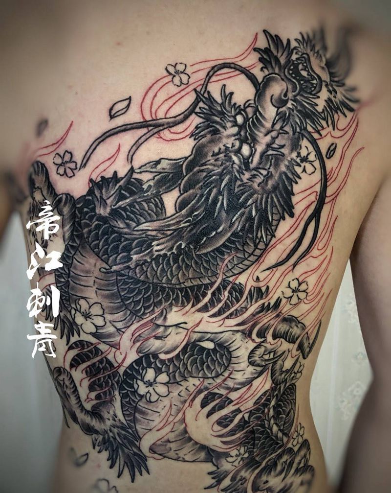 龙纹身图片_背部纹身图案