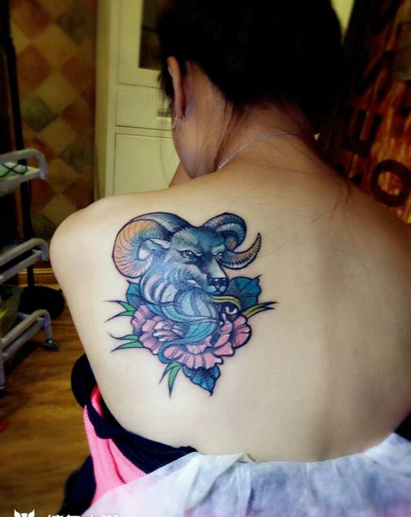 羊头纹身图片_背部欧美成品纹身图案