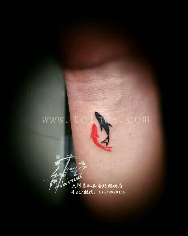 双鱼座纹身图片_手臂清新成品纹身图案