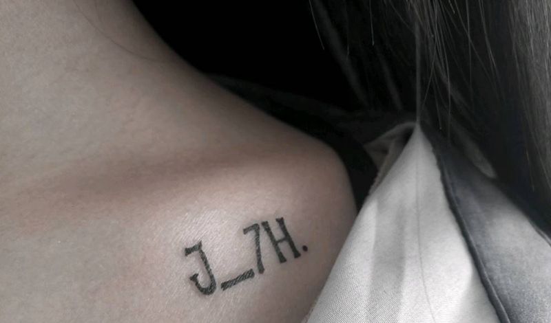 字母纹身图片_颈部纹身图案