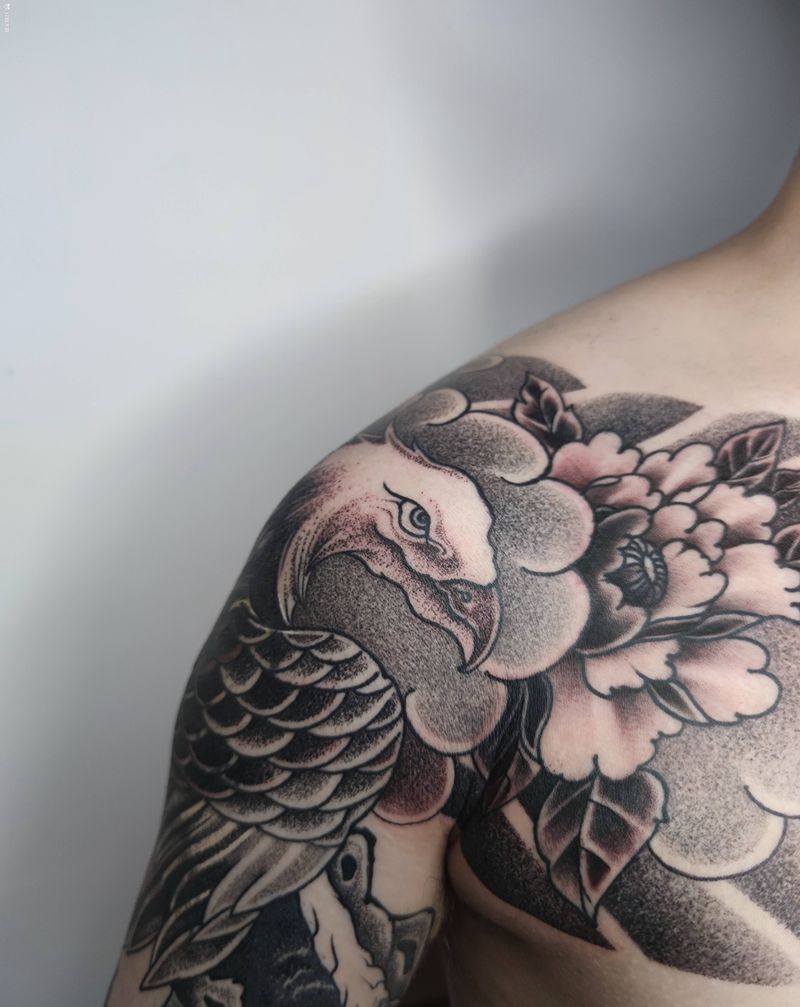 传统老鹰遮盖纹身图片_手臂胸部老传统新传统纹身图案