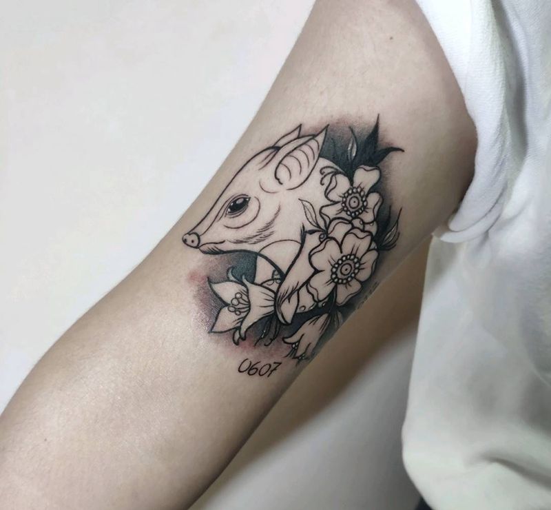 小猪纹身图片_手臂New School纹身图案