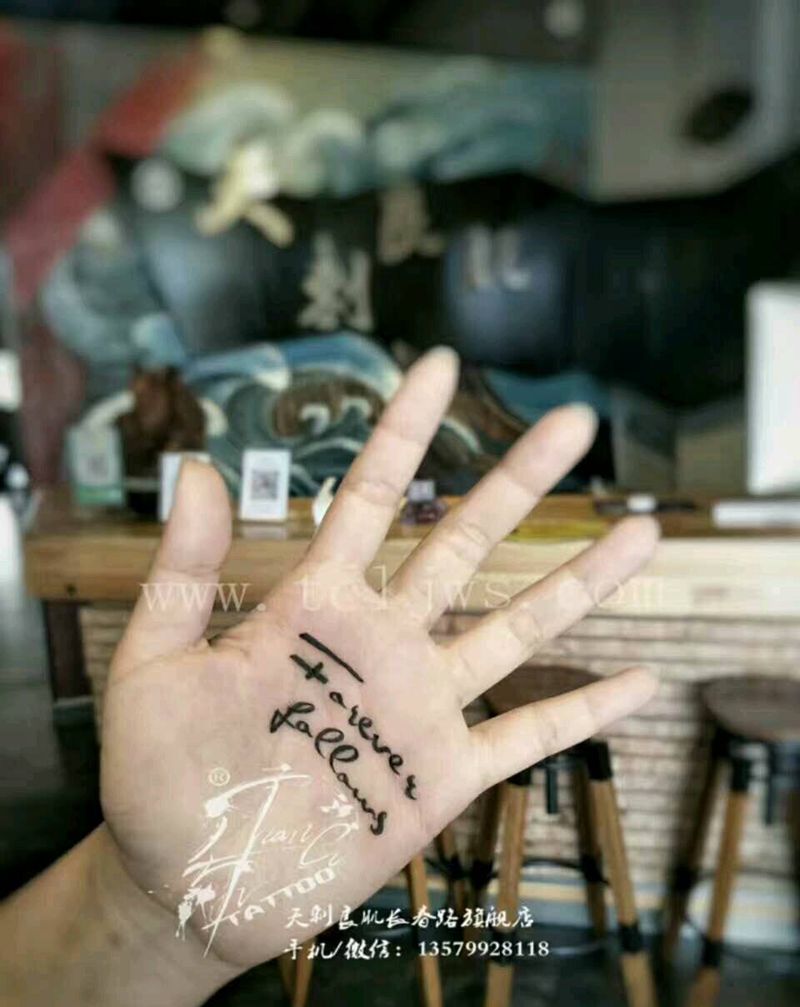 手心英文纹身图片_手部成品纹身图案
