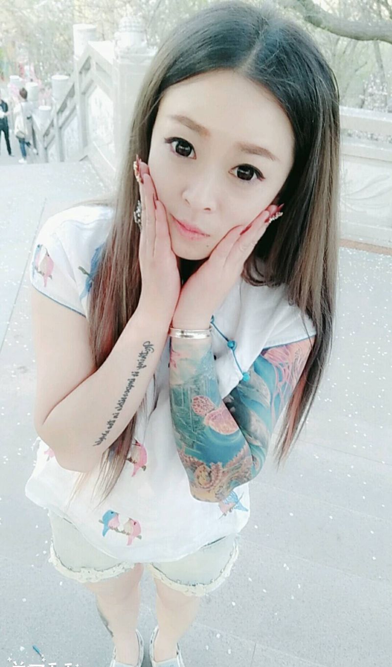 秀纹身纹身图片_手臂师美女成品纹身图案