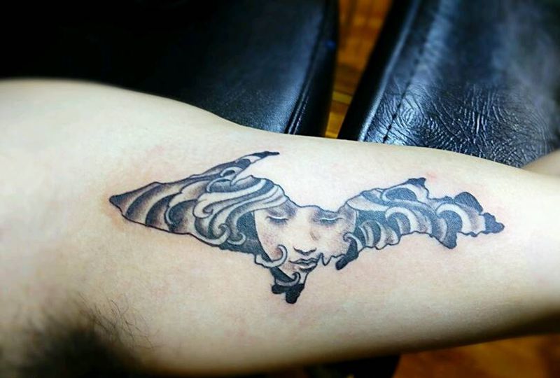 人物01纹身图片_臀部欧美成品纹身图案