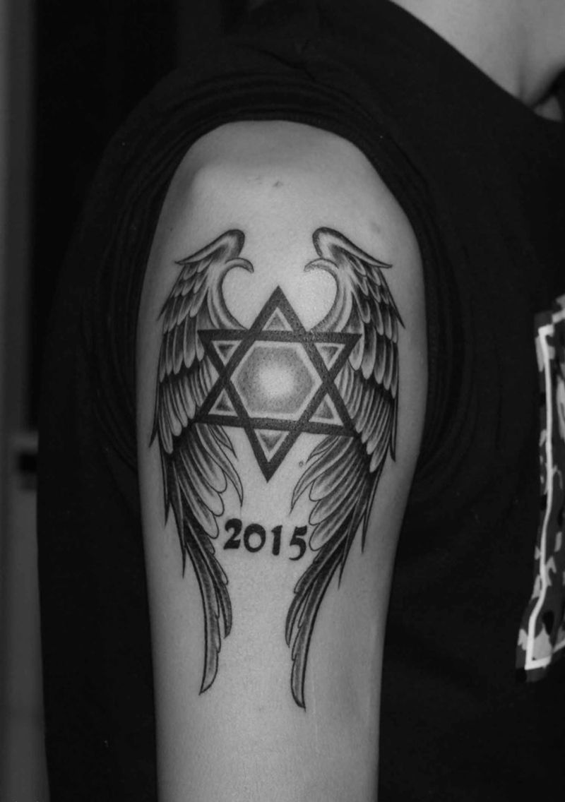 翅膀纹身图片