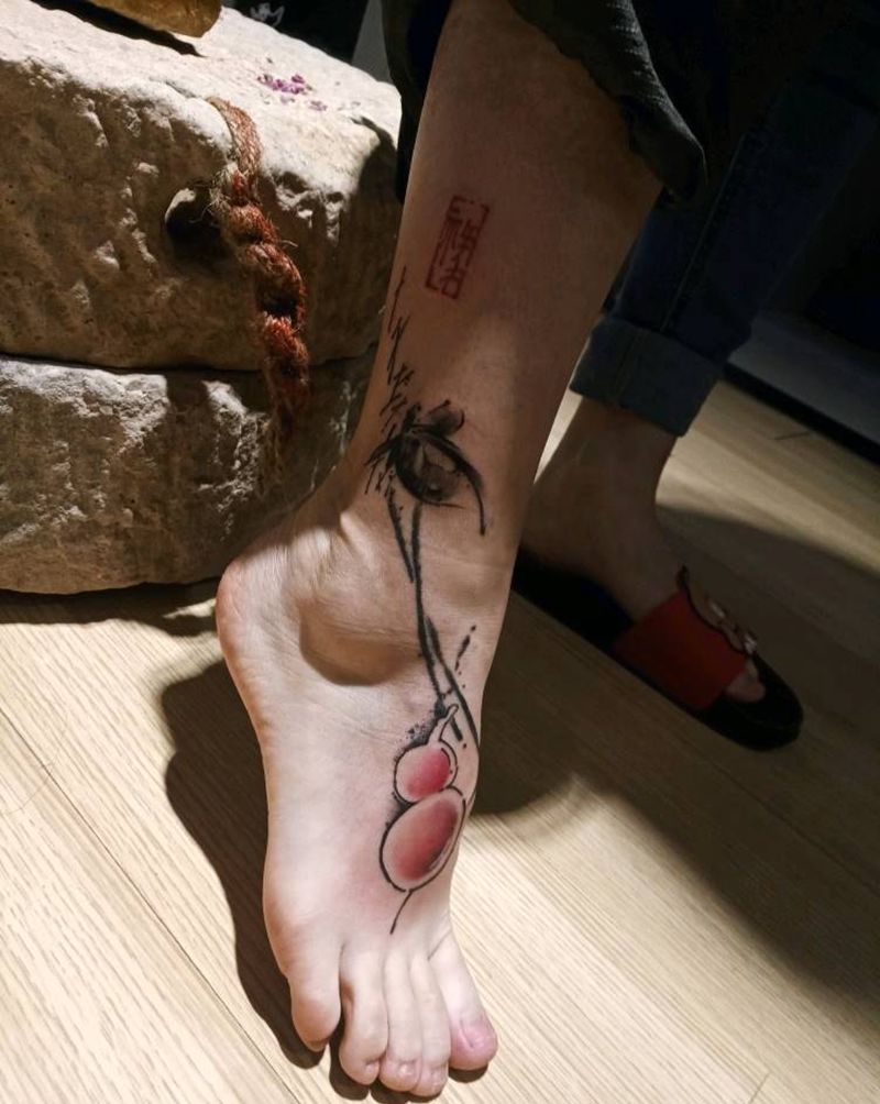 hl纹身图片_脚部水墨纹身图案