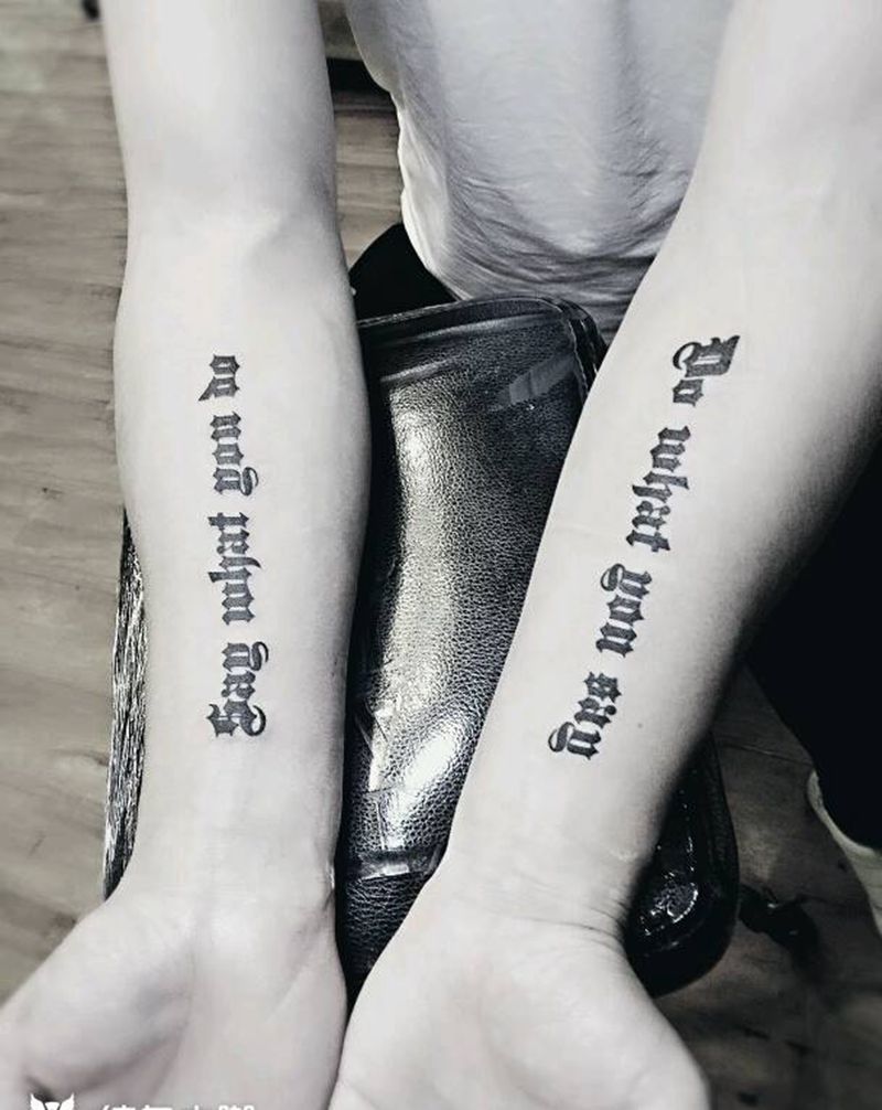 手臂英文纹身图片
