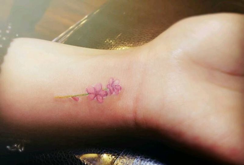 小花花纹身图片_清新纹身图案