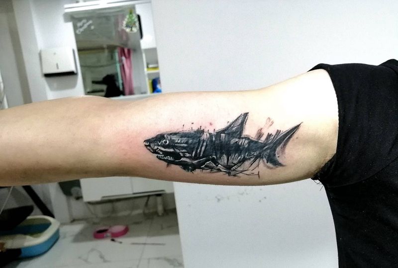 海洋王者纹身图片_臀部纹身图案