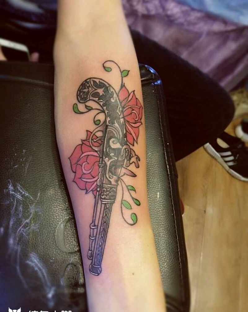 枪炮玫瑰纹身图片