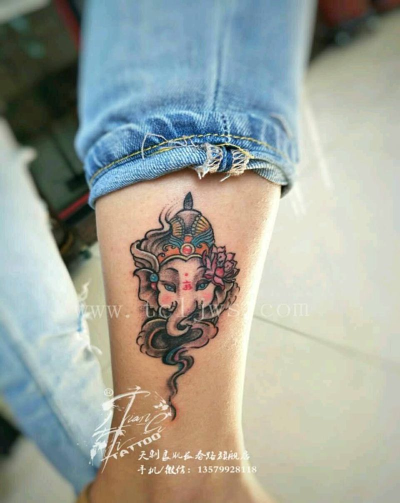 彩色象纹身图片_腿部成品纹身图案