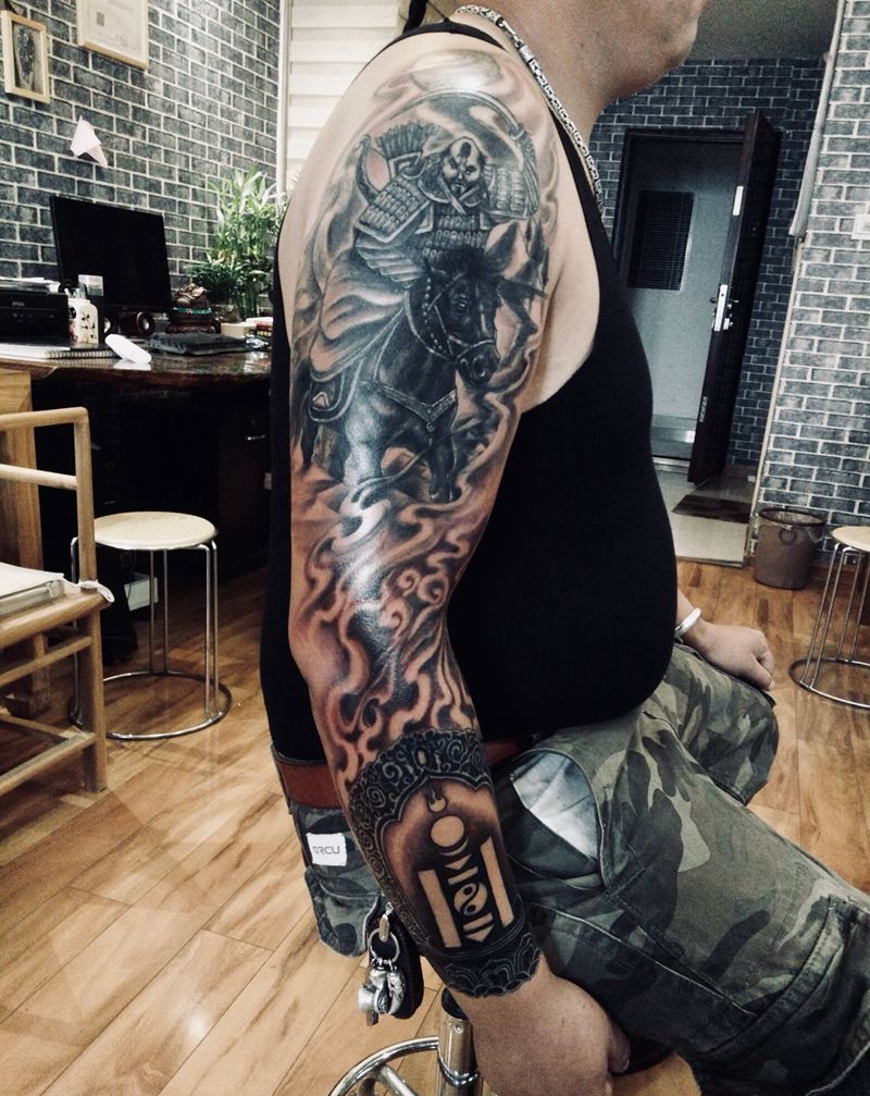 蒙古汉子纹身纹身图片