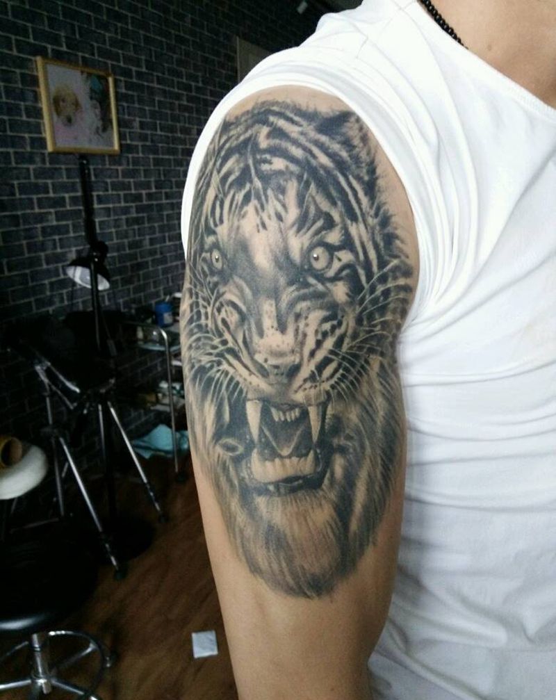 虎头 一年前作品纹身图片