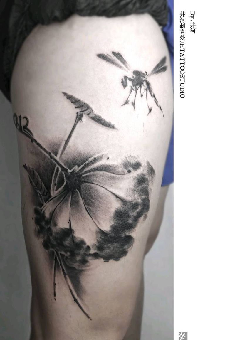 水墨莲蓬纹身图片_腿部水墨纹身图案