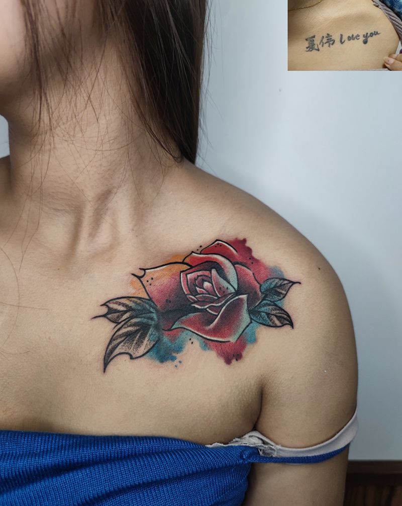 玫瑰遮盖纹身图片_胸部水彩纹身图案