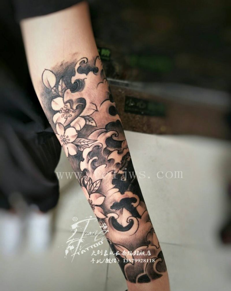 小臂浪花纹身图片_成品手臂传统纹身图案