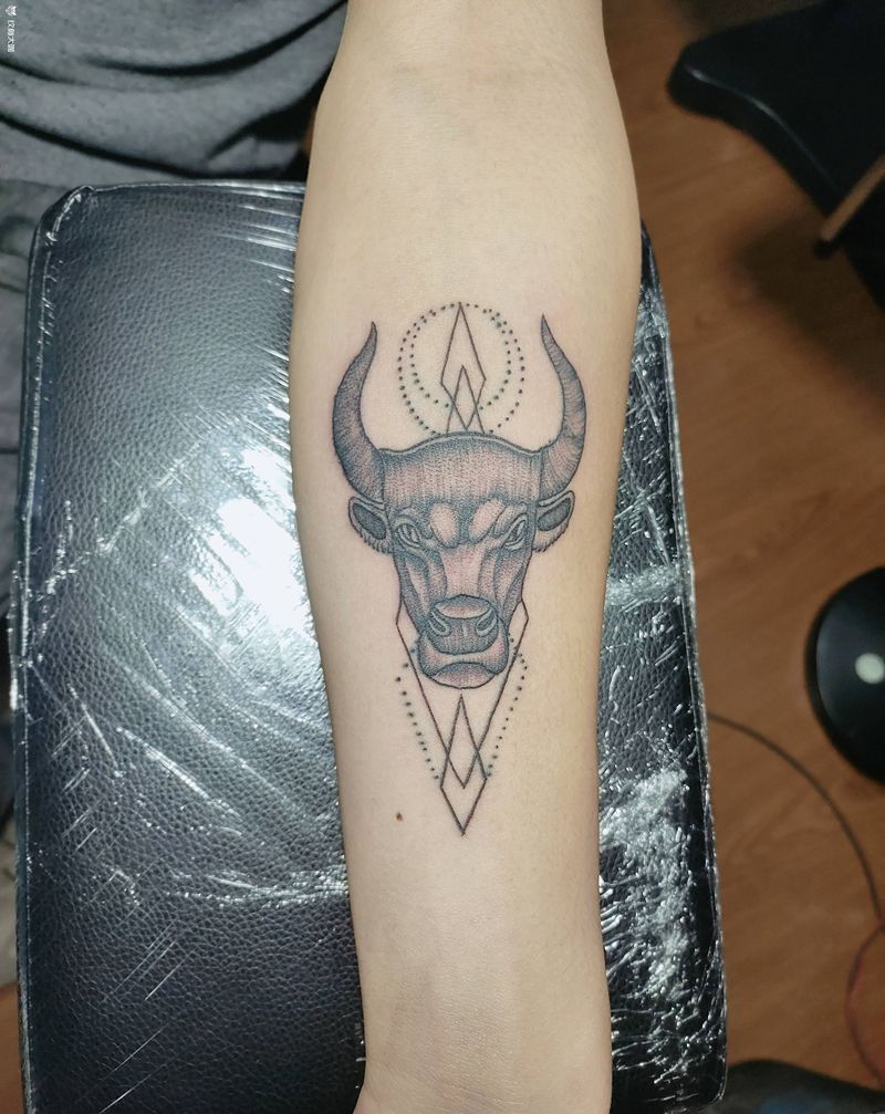 一组欧美小图纹身图片_欧美写实纹身图案