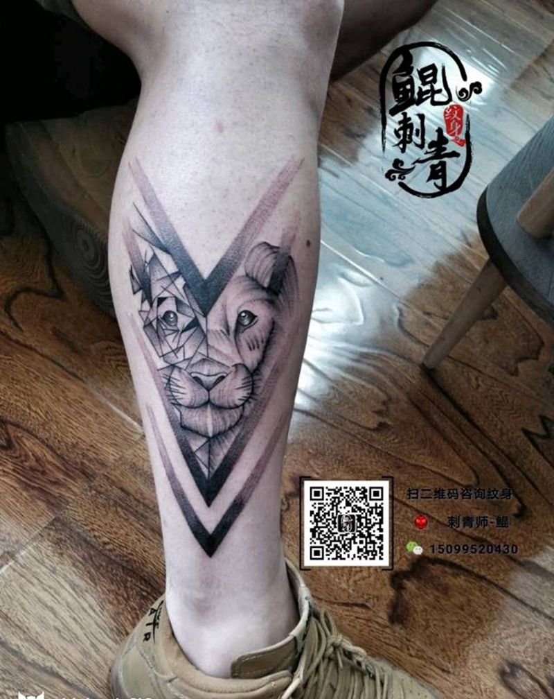 狮子纹身图片_腿部欧美动物成品纹身图案