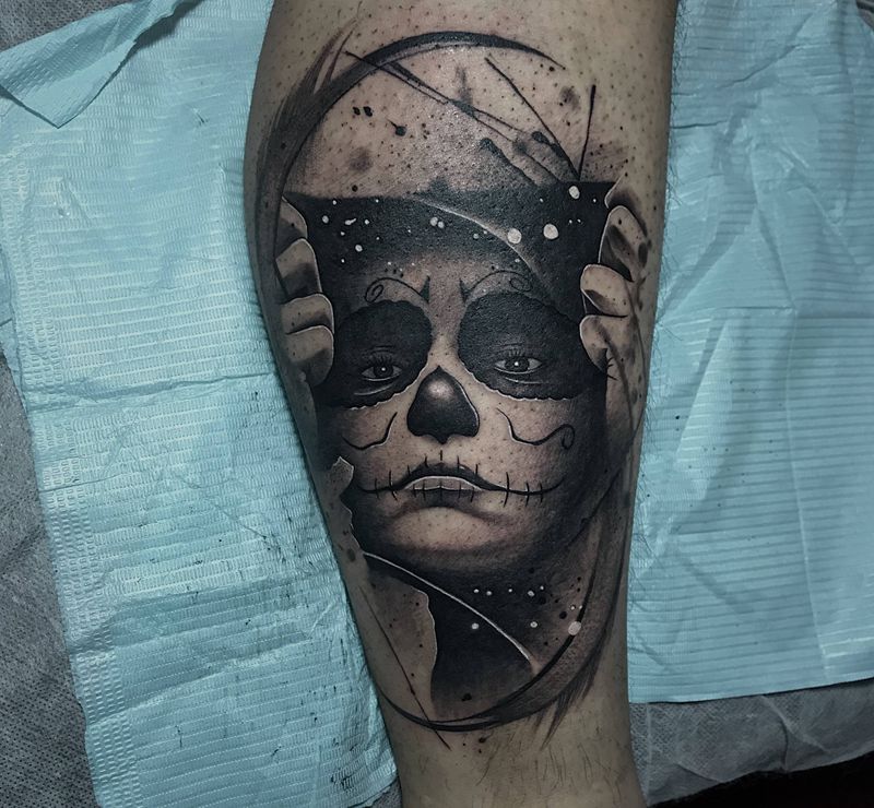 欧美女纹身图片_腿部欧美写实纹身图案