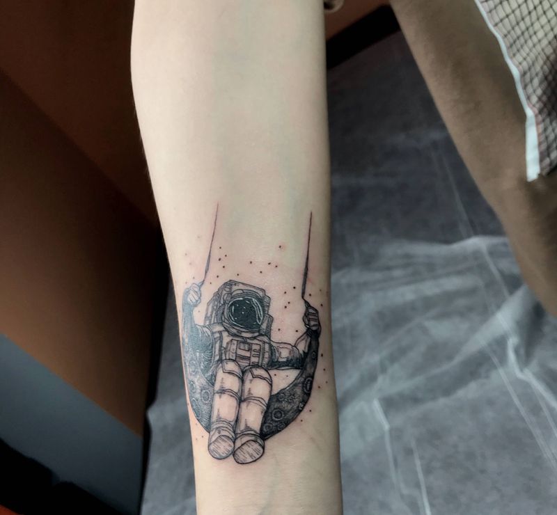 疤痕遮盖航天员纹身图片_手臂纹身图案