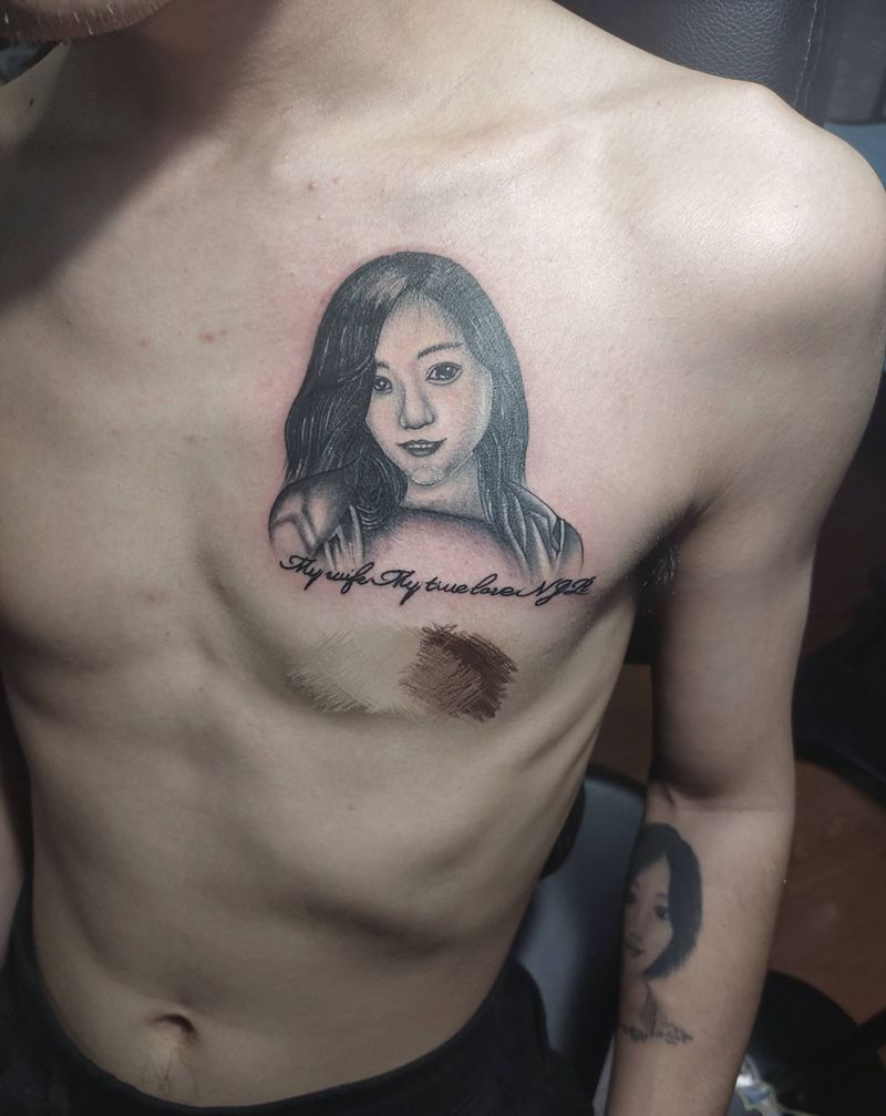 肖像纹身图片_胸部欧美写实纹身图案