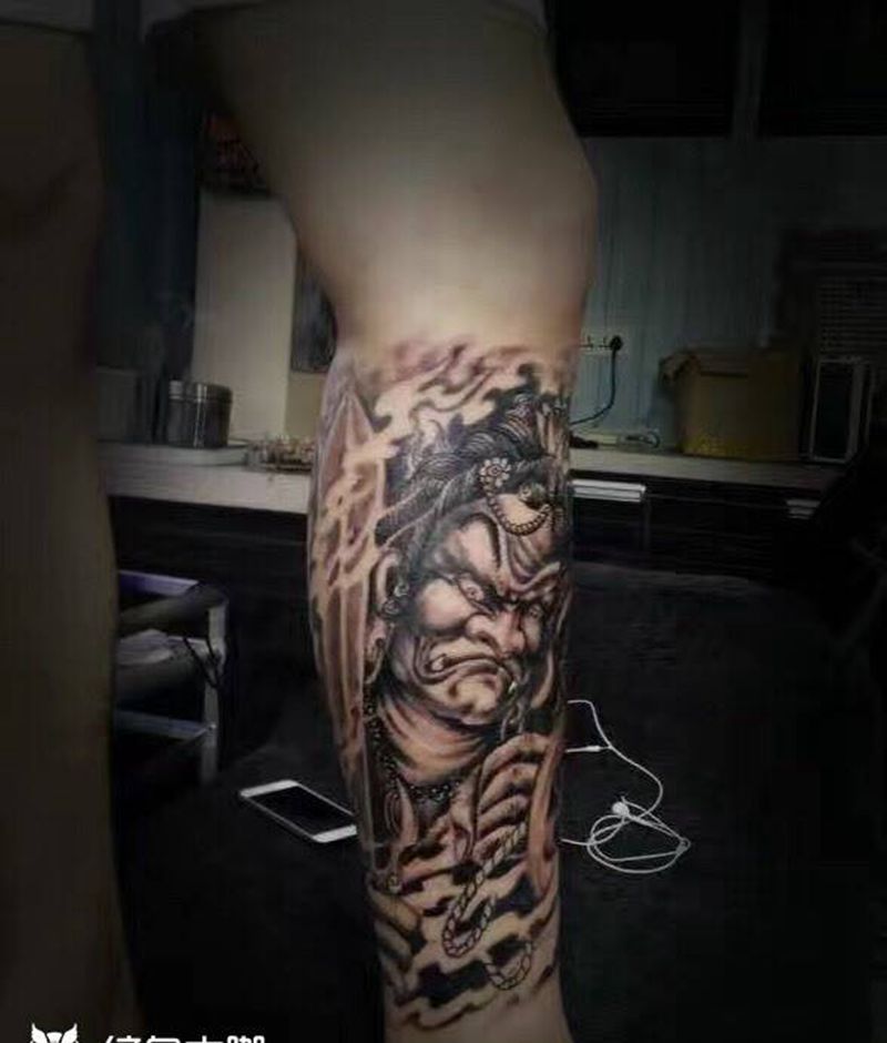 英雄魂纹身图片_成品腿部传统人物纹身图案