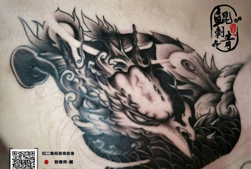 传统凤凰纹身图片_胸部新传统纹身图案