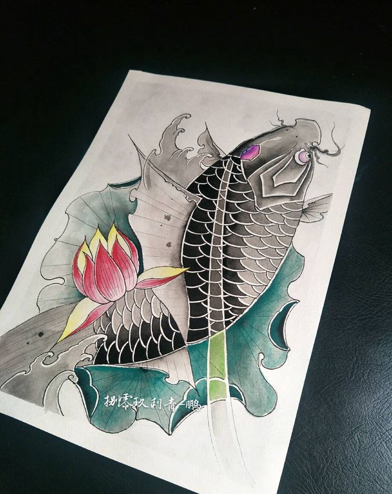 鲤鱼纹身图片_腿部背部新传统纹身图案