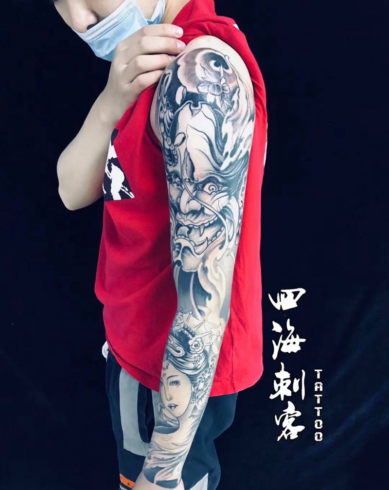 花臂拼接纹身图片_手臂新传统纹身图案