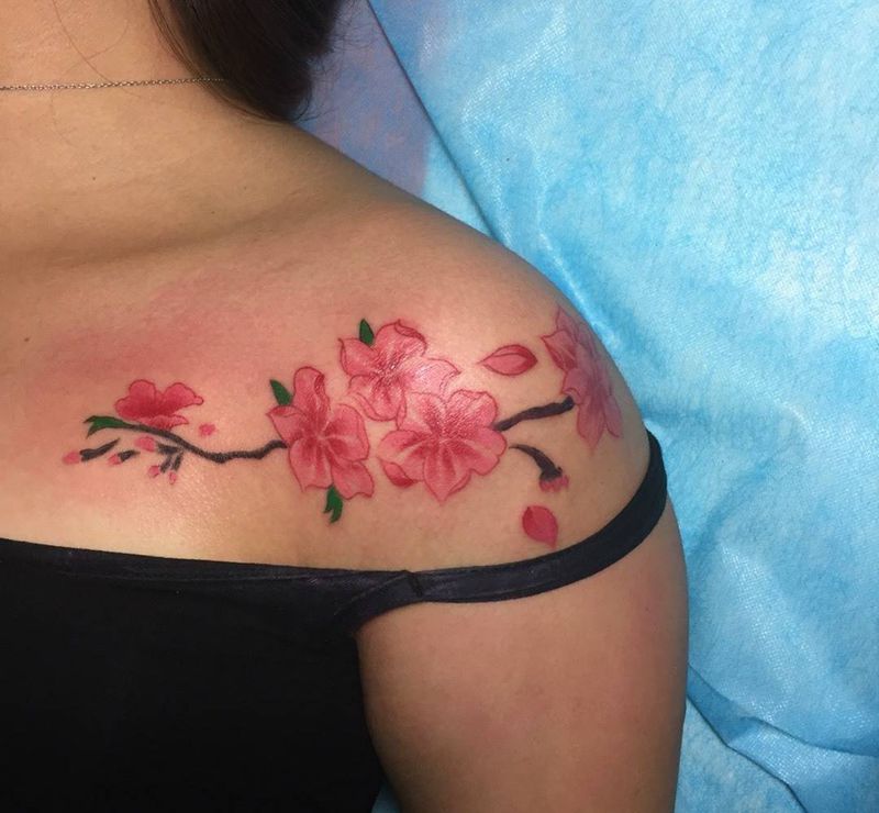 鲤鱼，梅花，小清新纹身图片