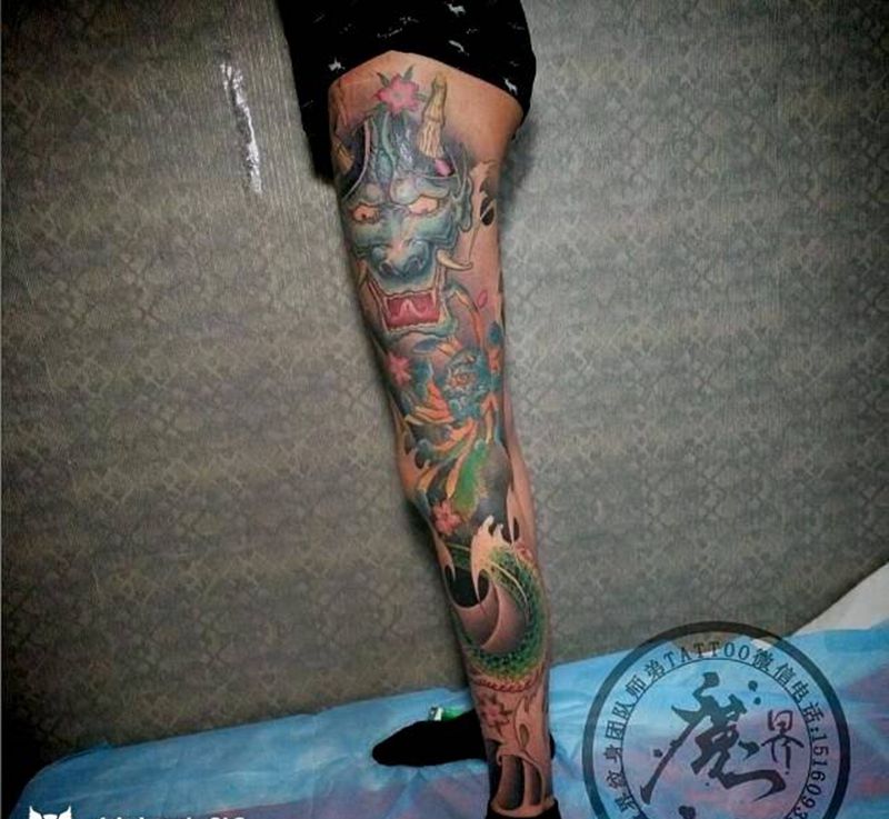 原创花腿纹身图片_腿部老传统新传统版雾彩色花腿般若 蛇纹身图案