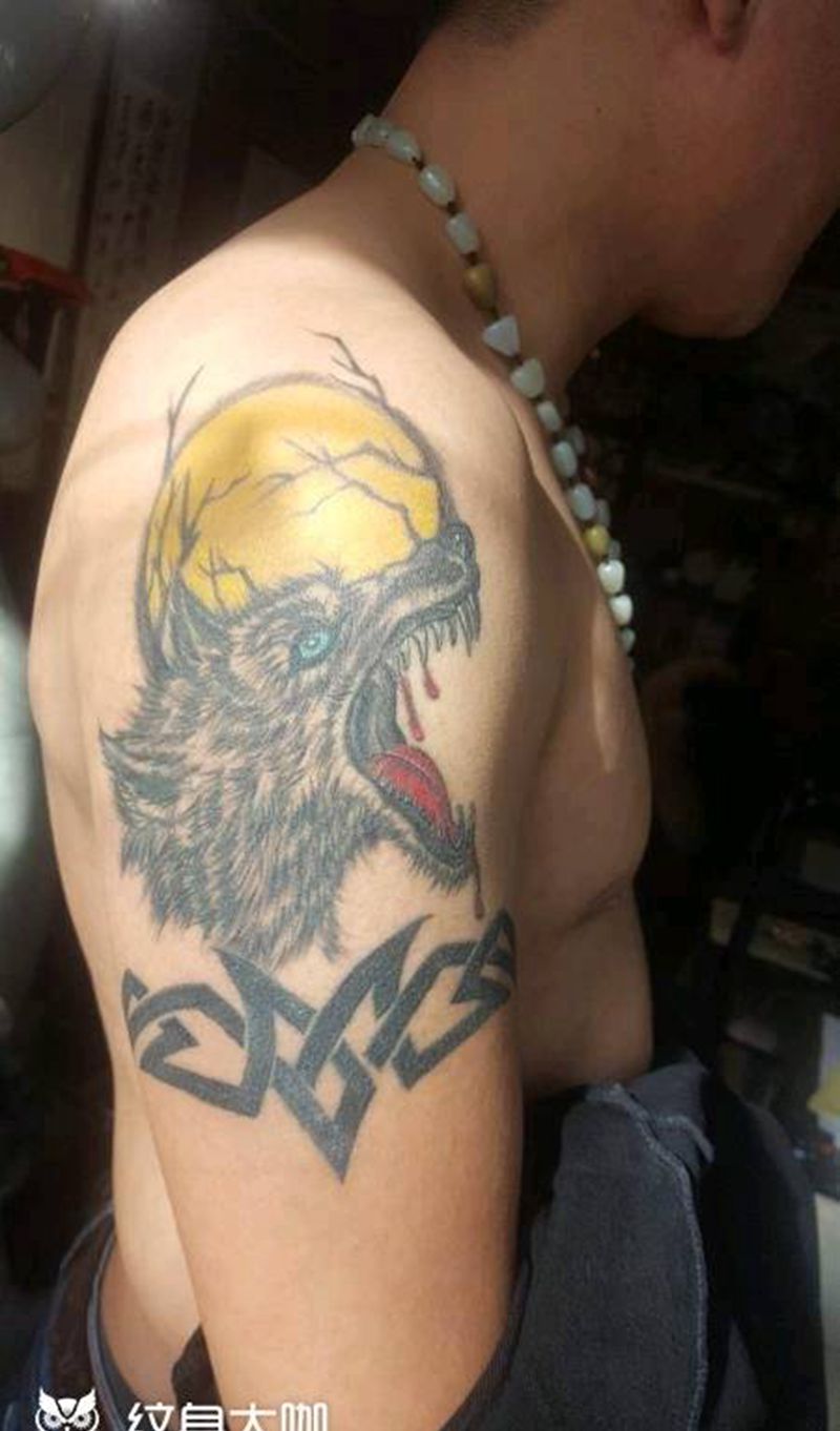 孤狼纹身图片_手臂纹身图案