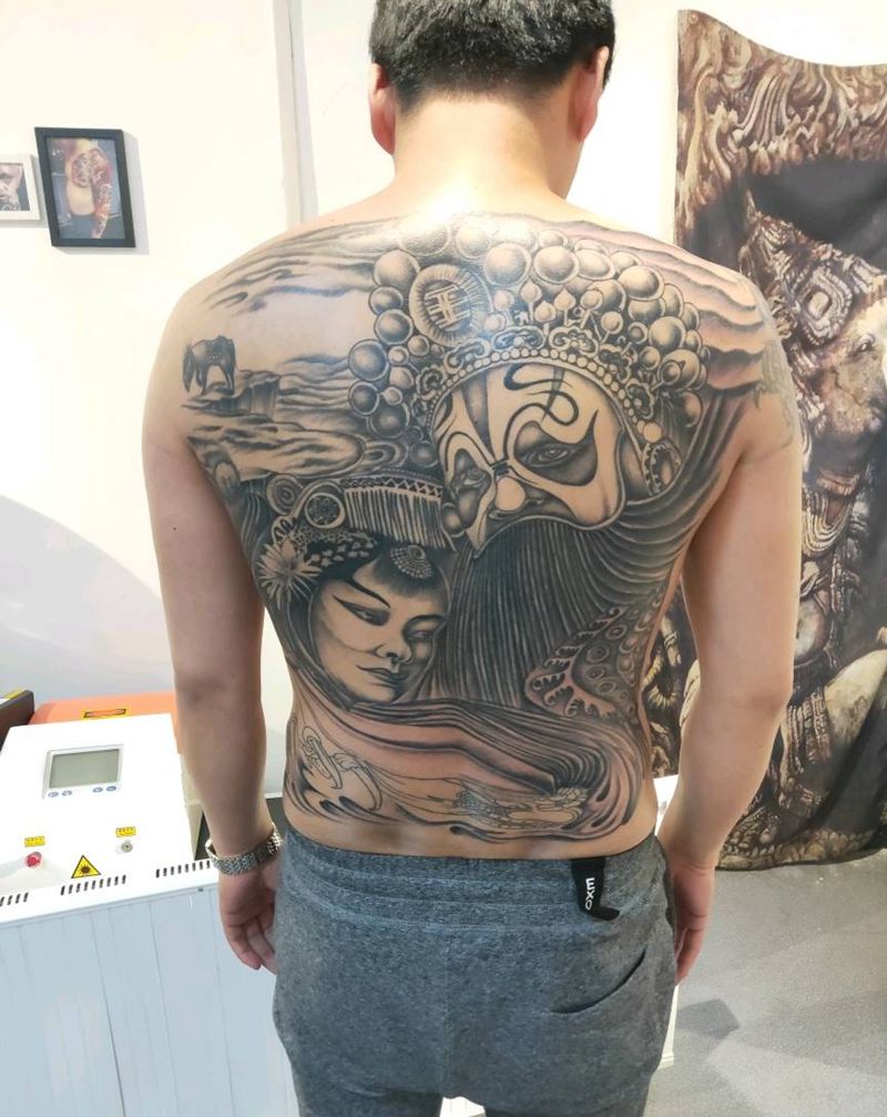 满背霸王别姬纹身图片