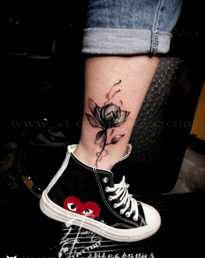 修改花纹身图片_脚部水墨纹身图案