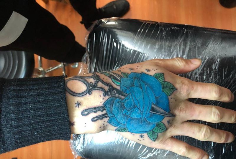 蓝色妖姬纹身图片