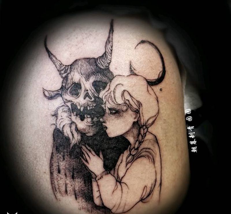 祈祷的女孩纹身图片_点刺月亮恶魔女孩纹身图案