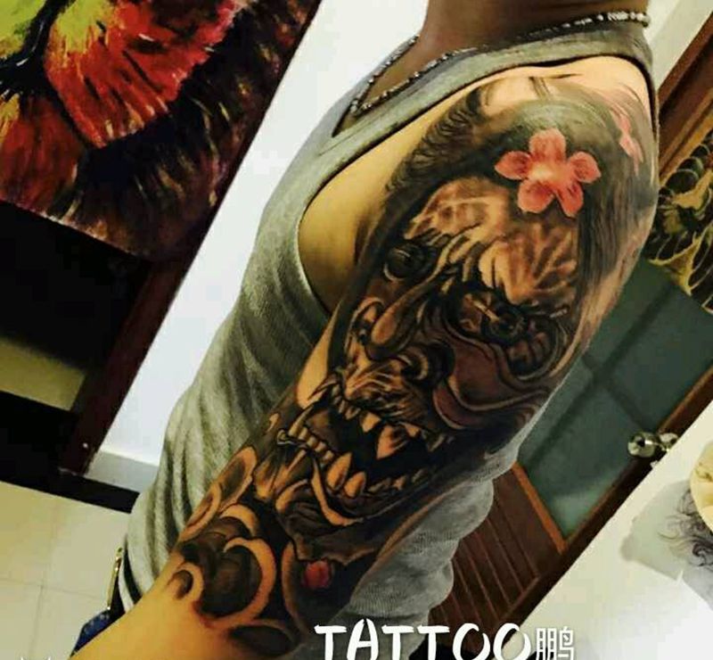 般若包大臂纹身图片