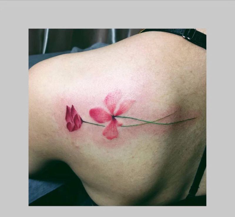 水墨花纹身图片