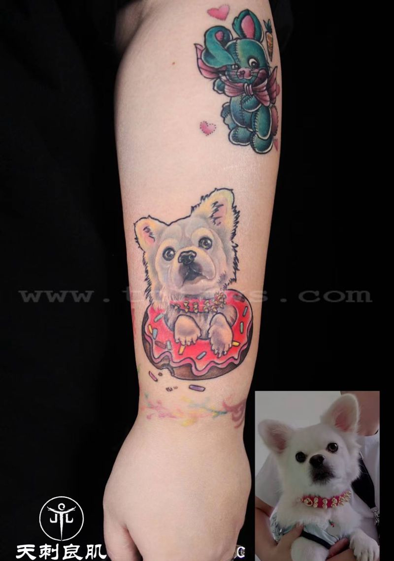 可爱的狗狗纹身图片_手臂New School狗狗狗纹身图案