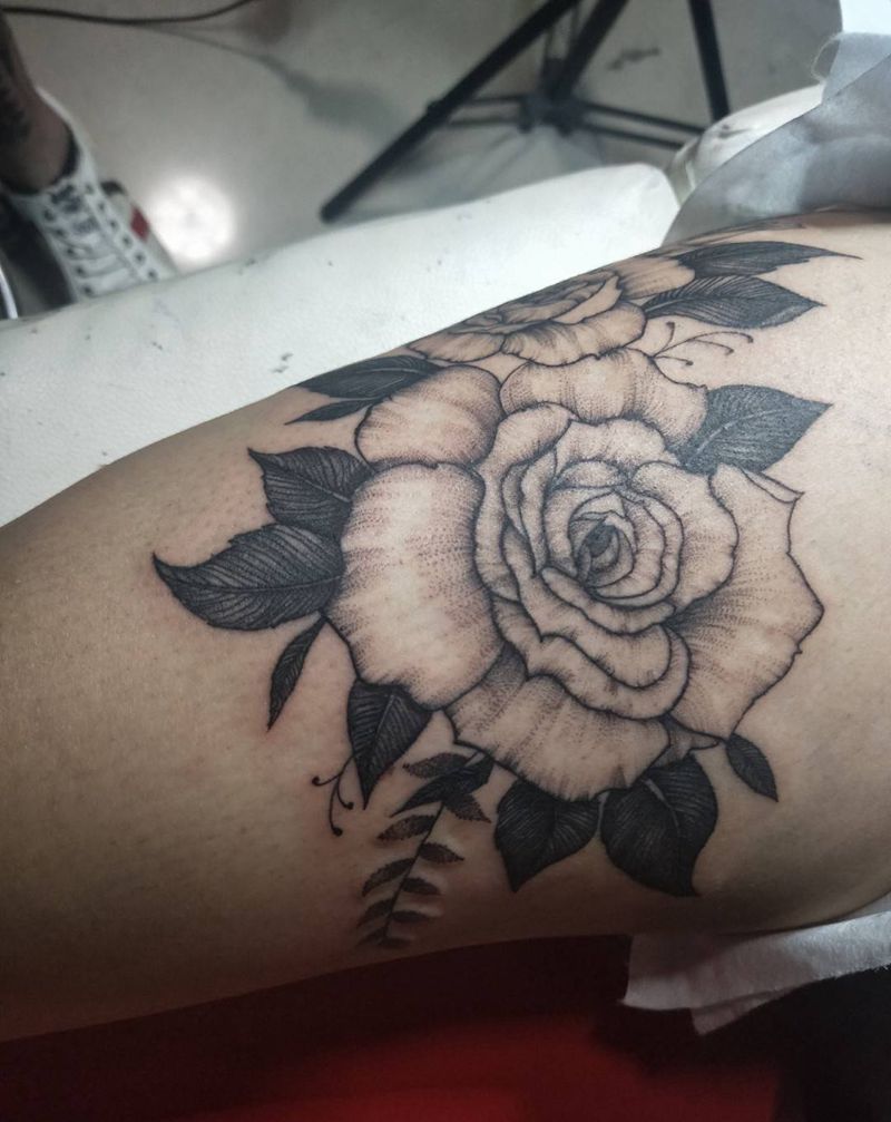 大腿素花纹身图片_腿部点刺纹身图案