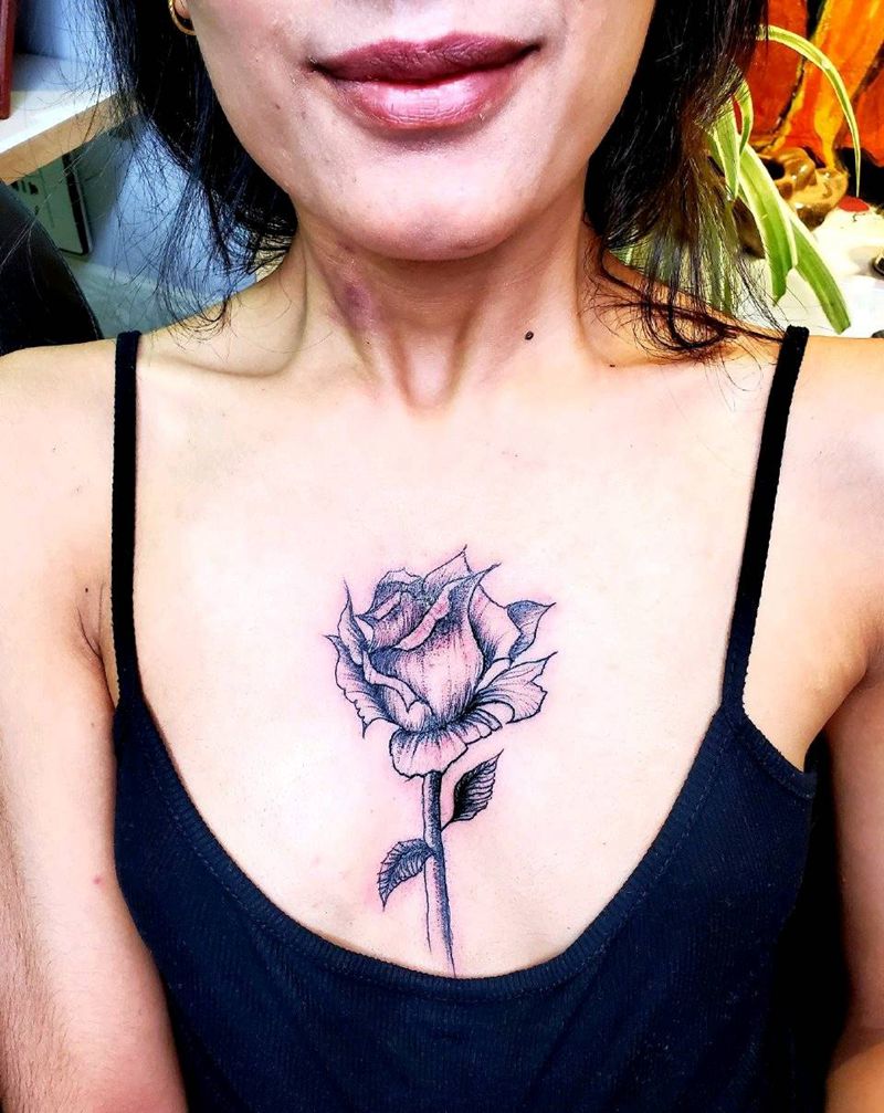 玫瑰纹身图片_胸部新传统纹身图案