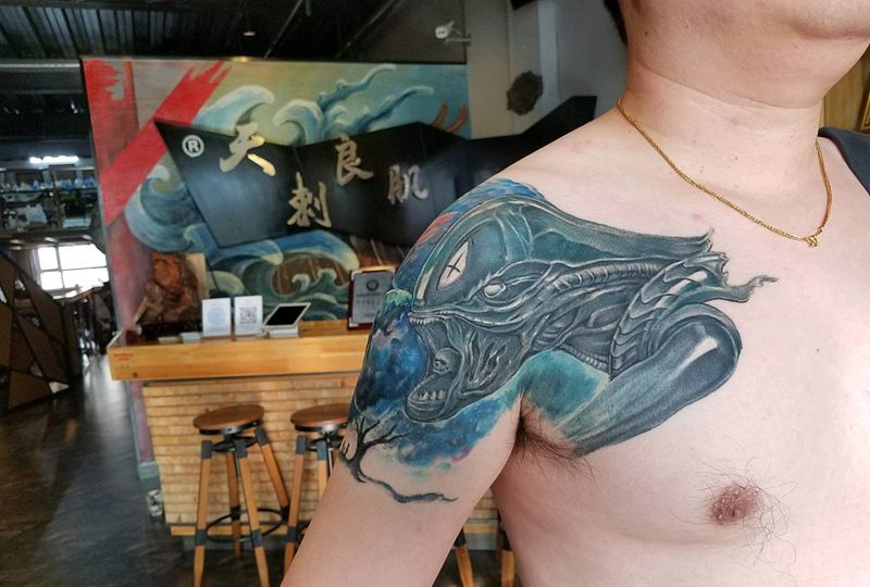 异型半甲纹身~盖中盖！纹身图片