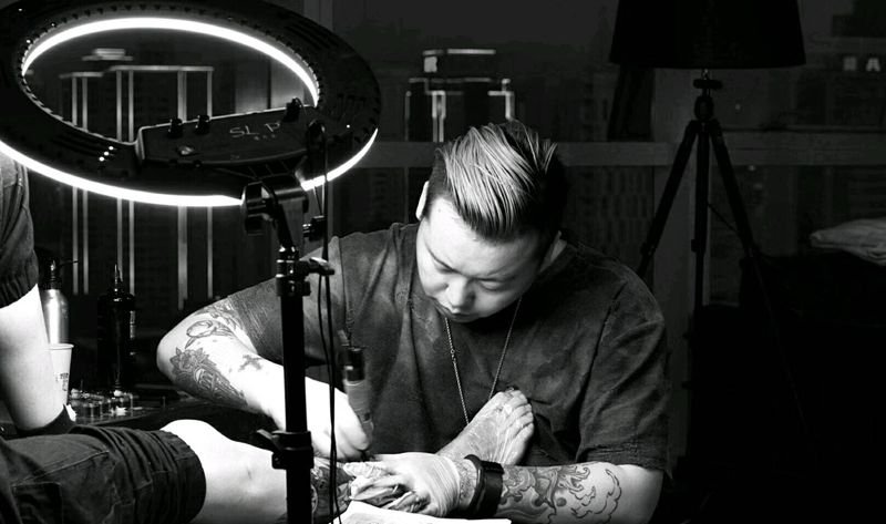 艺姬纹身图片_腿部纹身图案