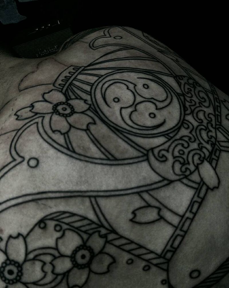 线纹身图片_背部老传统纹身图案