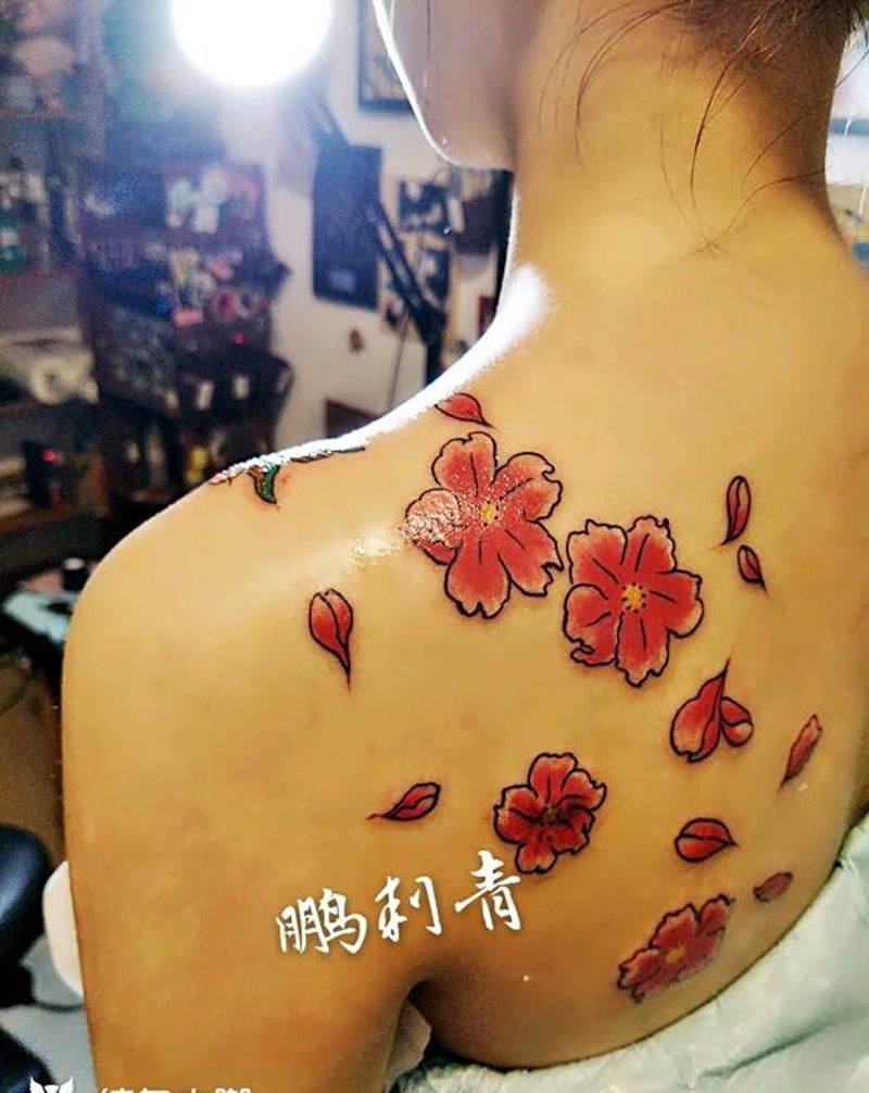 过肩樱花纹身图片_植物原创纹身图案