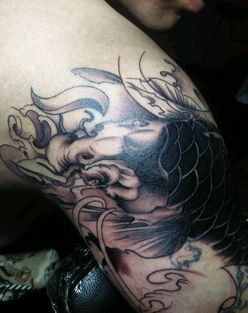 锦鲤纹身图片_手臂传统动物成品纹身图案