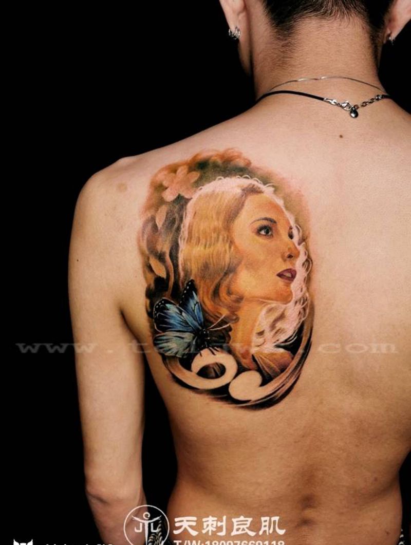 人物肖像纹身图片_背部肩部欧美写实纹身图案