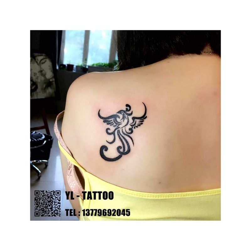 凤凰图腾纹身图片_图腾背部成品纹身图案