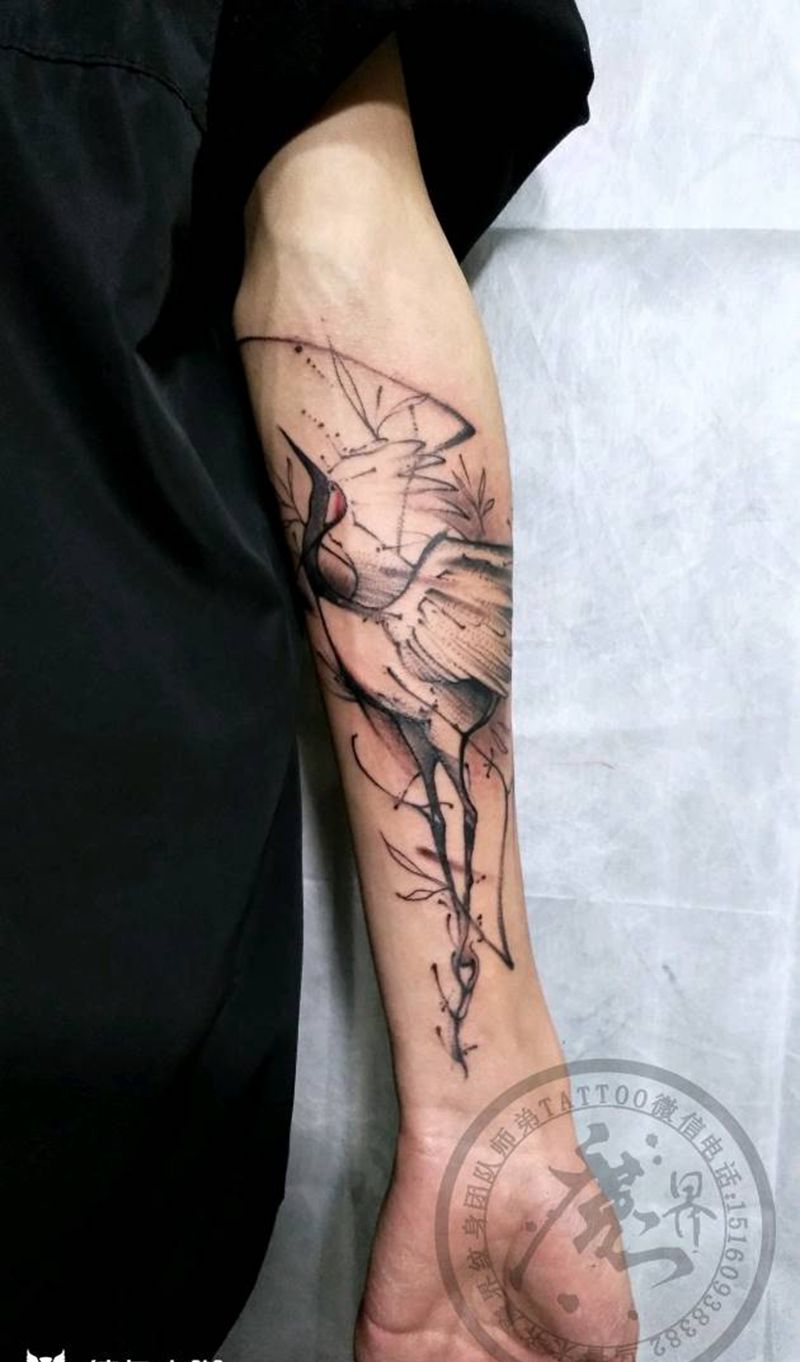 仙鹤纹身图片_水墨鹤水墨纹身图案